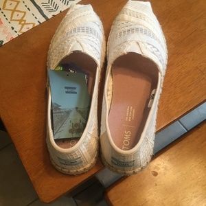 Toms shoes
